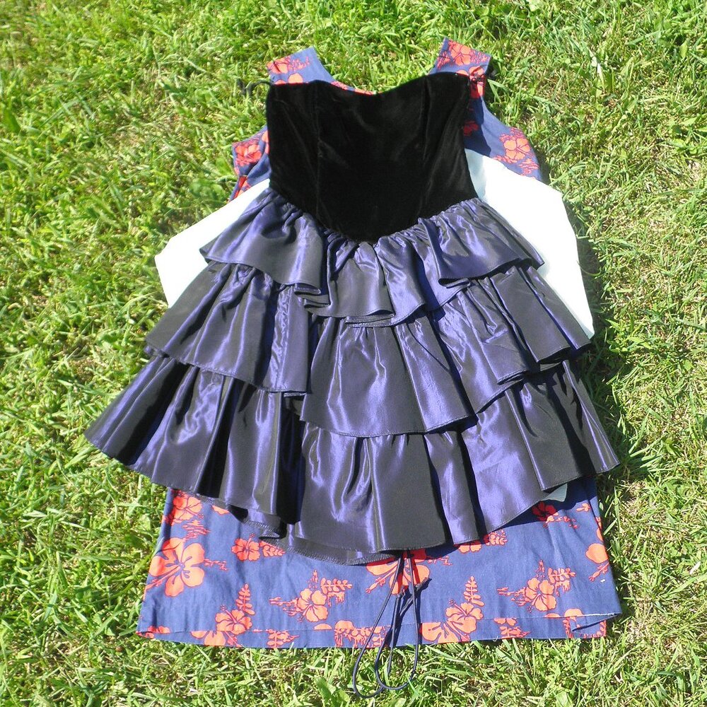 AMAZING 1980's Vintage GUNNE SAX by Jessica McClintock Velvet Ruffled Dress